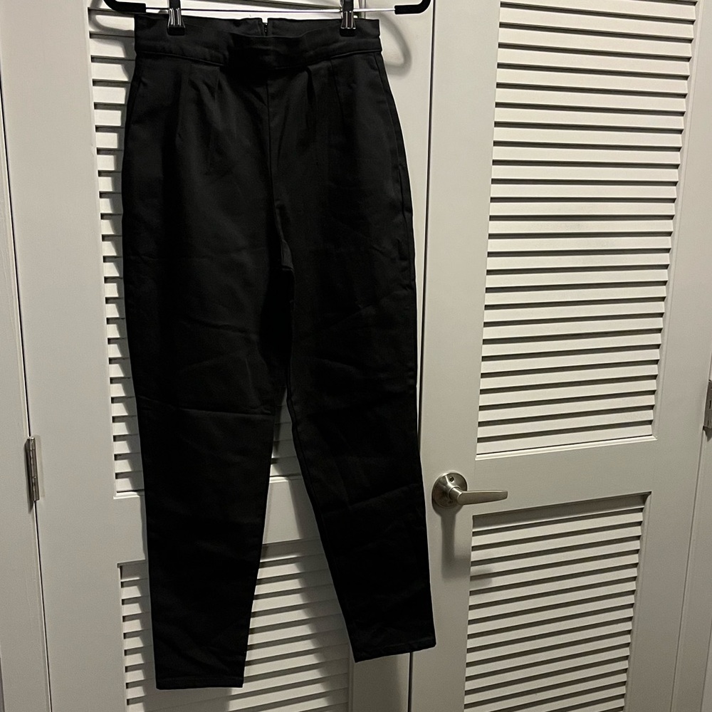 Vixen by Micheline Pitt Cigarette Pants Black - Size Medium
